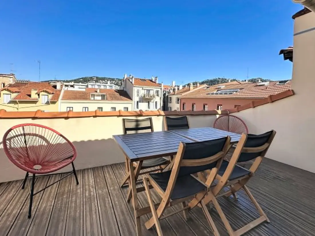 Résidence Penthouse 1 bedroom rue d'Antibes 214