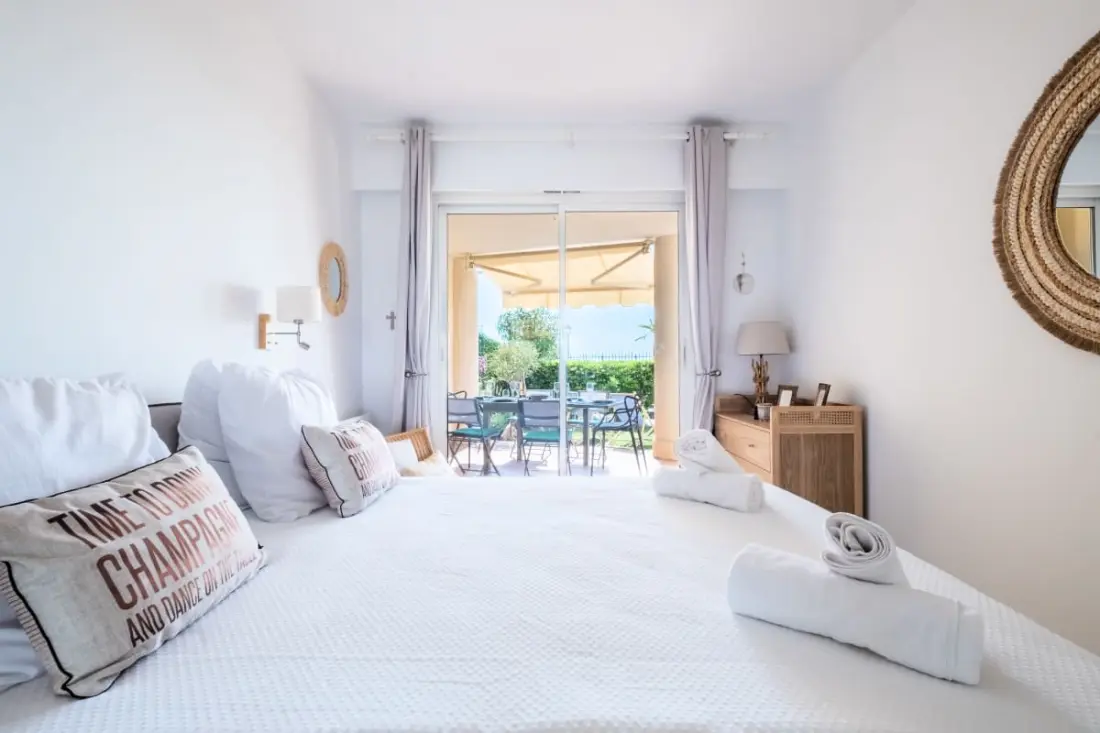 Résidence Rare ! Superbe 3 Pièces Avec Jardin Face à La Mer