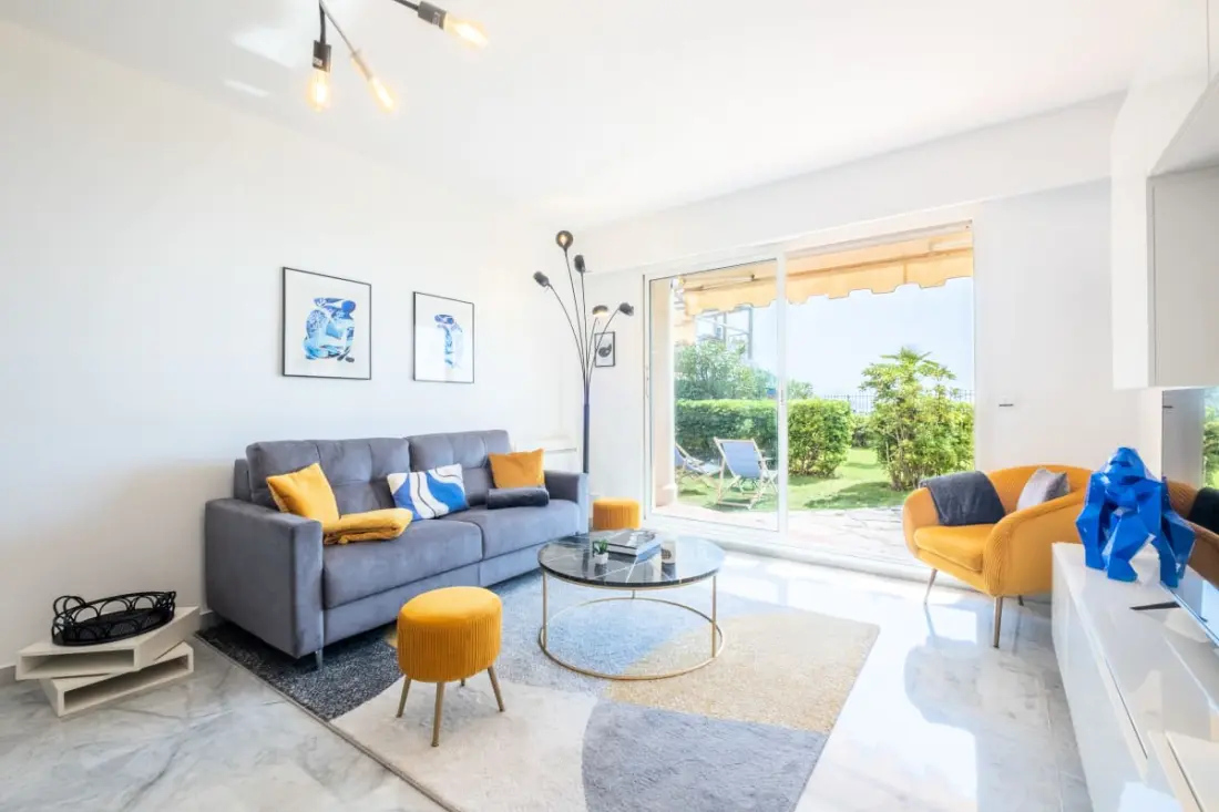 Résidence Rare ! Superbe 3 Pièces Avec Jardin Face à La Mer