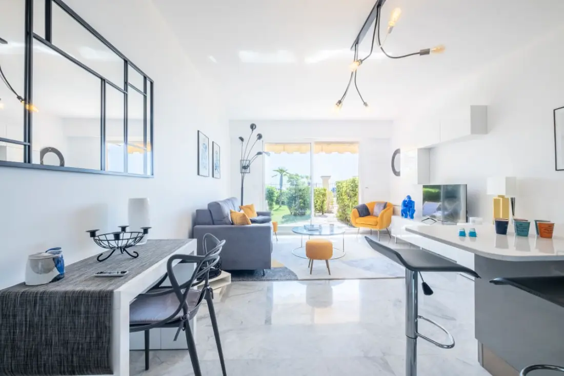 Résidence Rare ! Superbe 3 Pièces Avec Jardin Face à La Mer