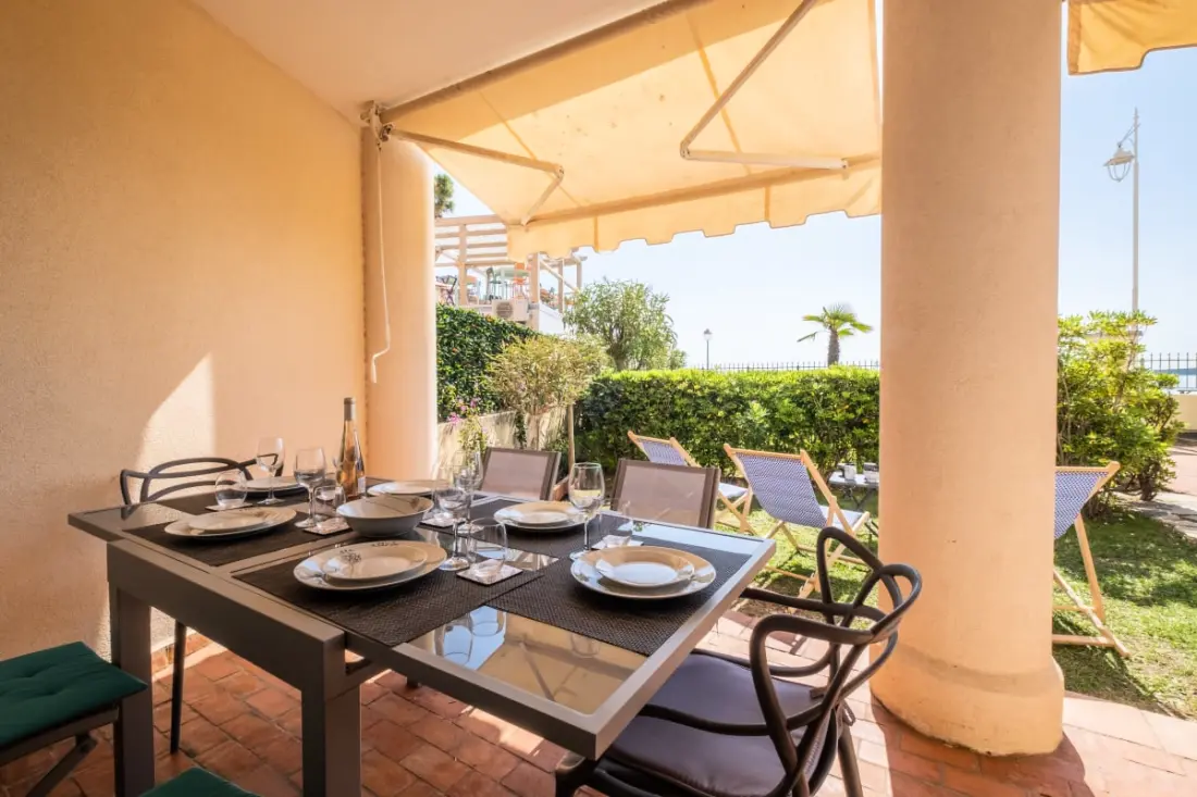 Résidence Rare ! Superbe 3 Pièces Avec Jardin Face à La Mer