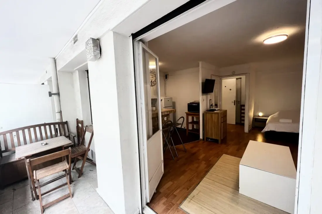 Résidence Studio Climatisé En Plein Centre Ville De Cannes à 2 Pas De Rue D'antibes