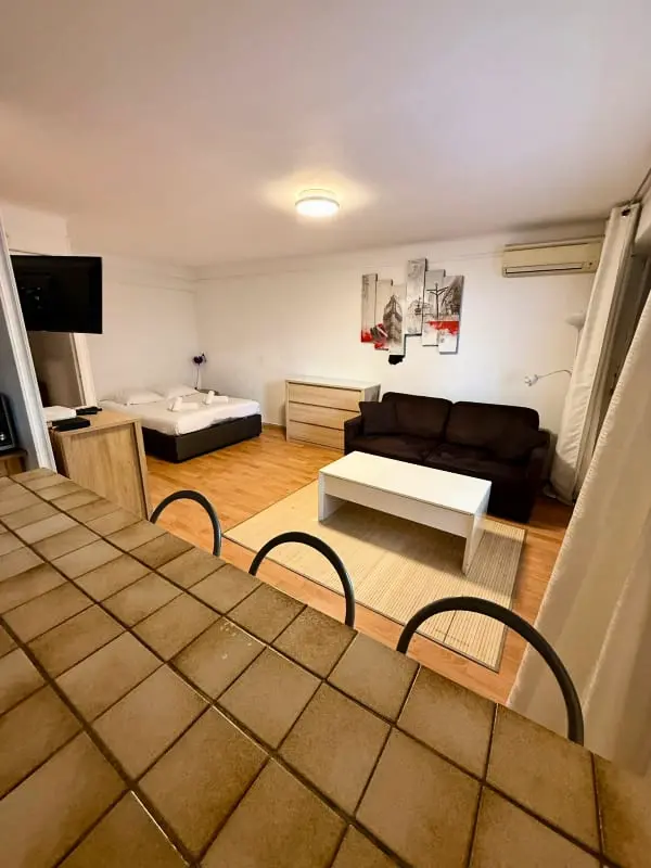 Résidence Studio Climatisé En Plein Centre Ville De Cannes à 2 Pas De Rue D'antibes