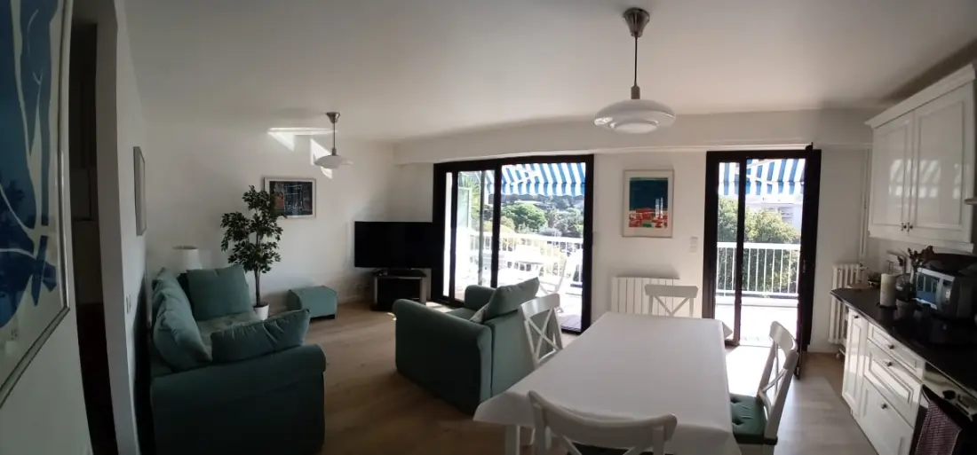 Superbe 70 M² Avec Balcon, A 8 Mn De La Plage!
