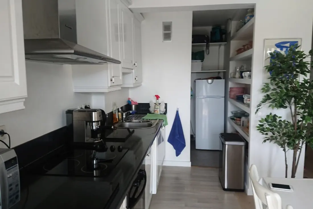 Superbe 70 M² Avec Balcon, A 8 Mn De La Plage!