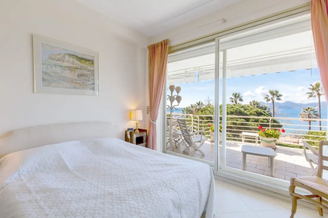 Résidence Vue Mer 95m2 Grande Terrasse Cannes Croisette.