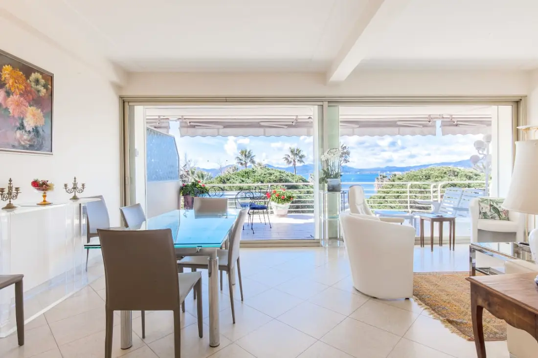 Résidence Vue Mer 95m2 Grande Terrasse Cannes Croisette.