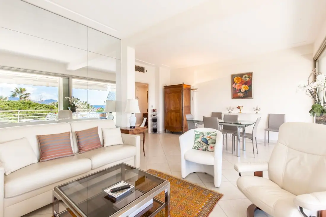 Résidence Vue Mer 95m2 Grande Terrasse Cannes Croisette.