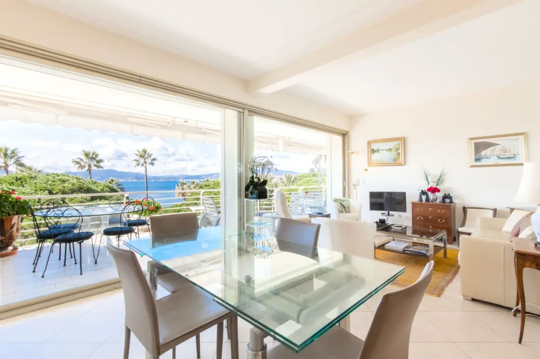Résidence Vue Mer 95m2 Grande Terrasse Cannes Croisette.