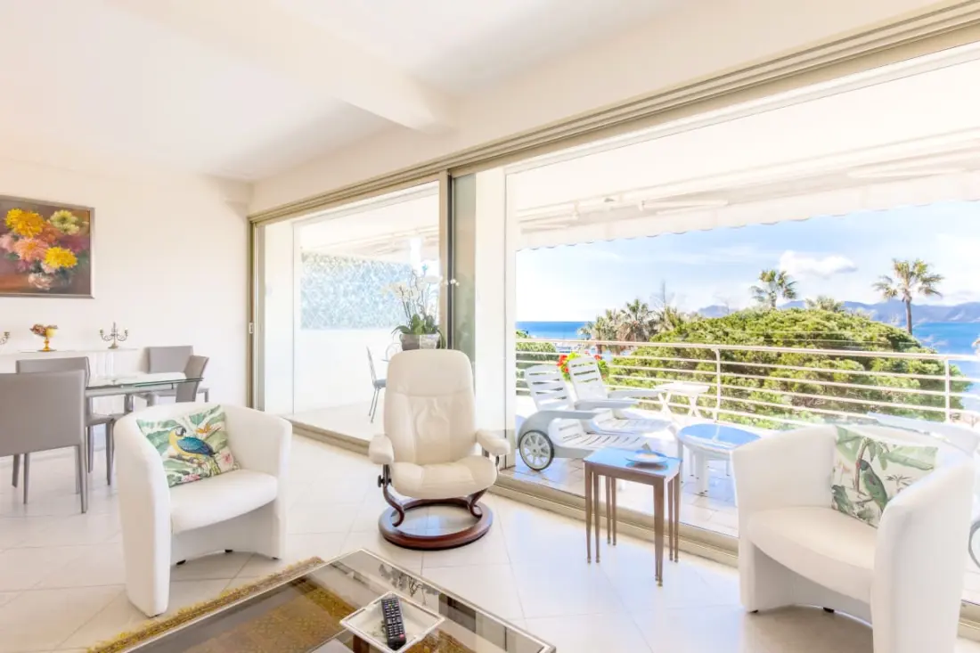 Résidence Vue Mer 95m2 Grande Terrasse Cannes Croisette.
