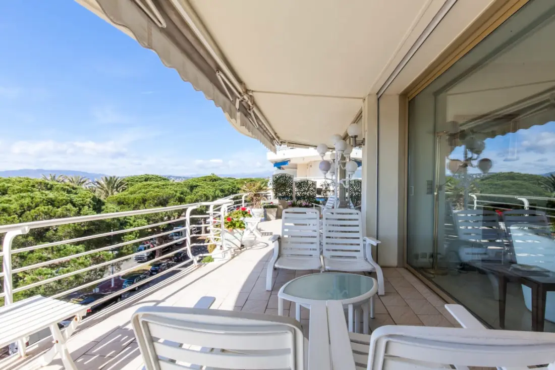 Résidence Vue Mer 95m2 Grande Terrasse Cannes Croisette.