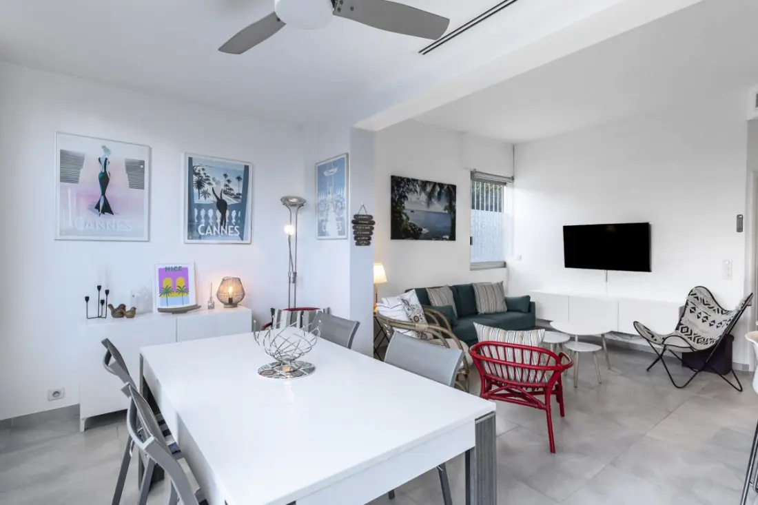 Spacieux 80 M² Avec Immense Terrasse à Cannes