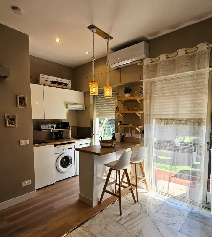 Studio Lumineux Avec Terrasse à Cannes