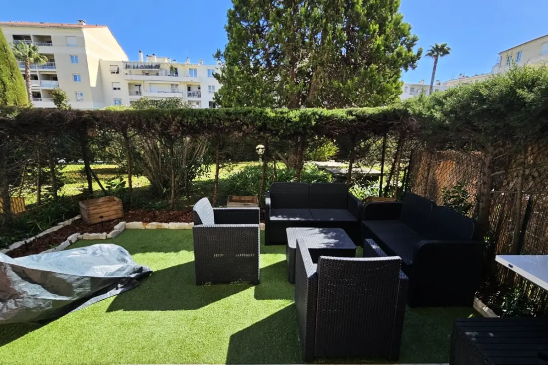 Studio Lumineux Avec Terrasse à Cannes