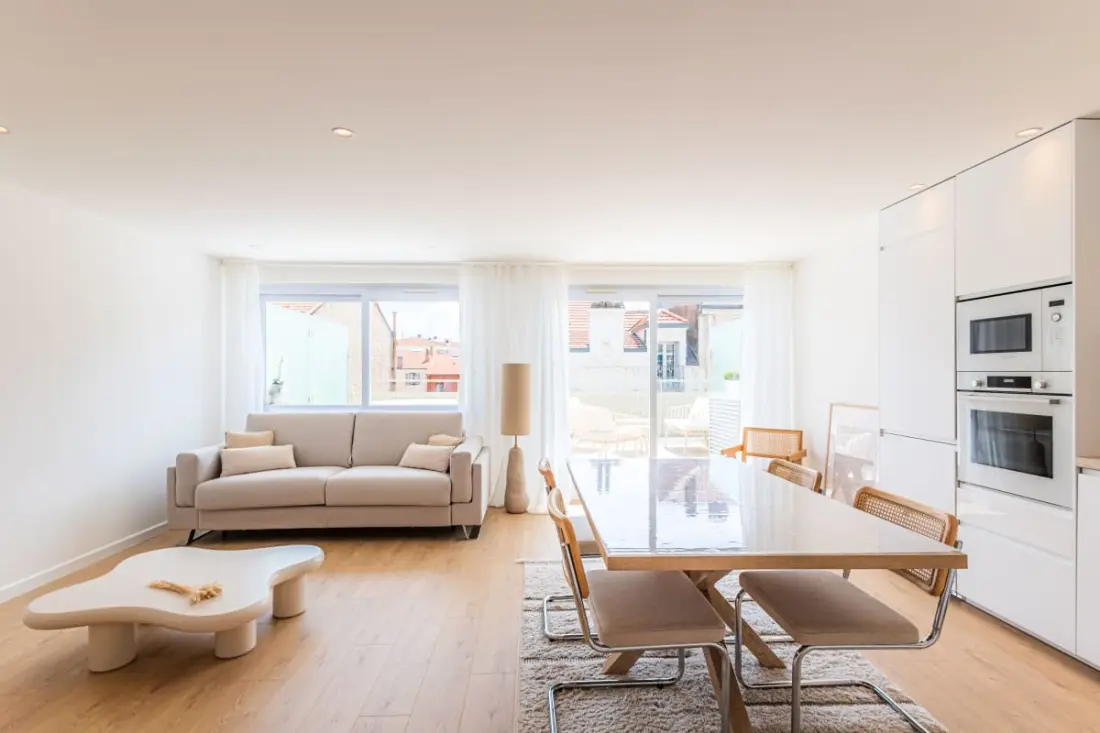 Sublime Fully Renovated 2 Bedroom Apartment In Center Of Cannes