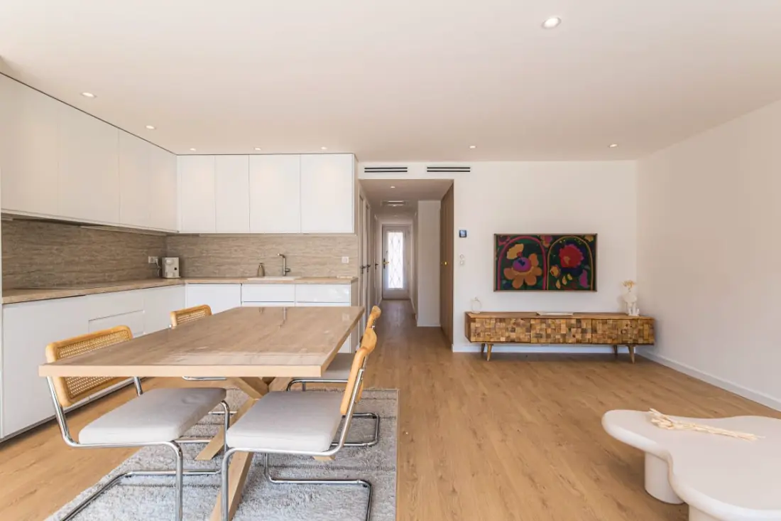 Sublime Fully Renovated 2 Bedroom Apartment In Center Of Cannes