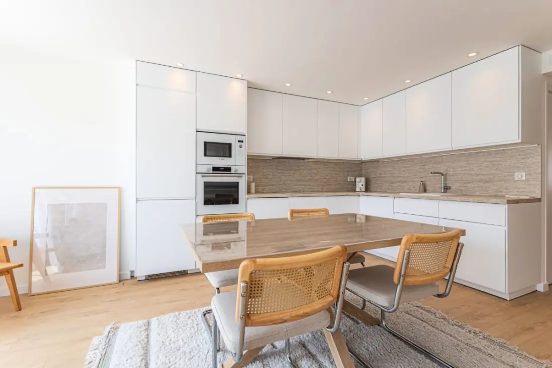 Sublime Fully Renovated 2 Bedroom Apartment In Center Of Cannes