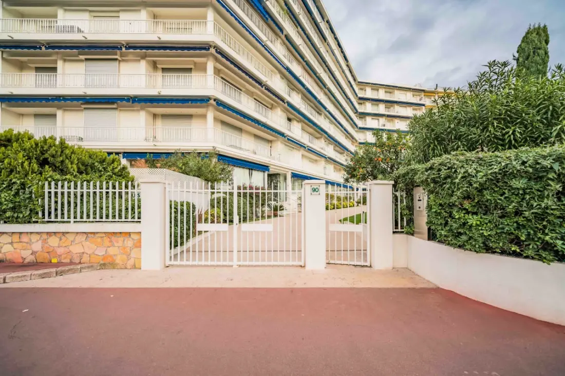 Wonderful 4 Bedroom Apartment In La Croisette
