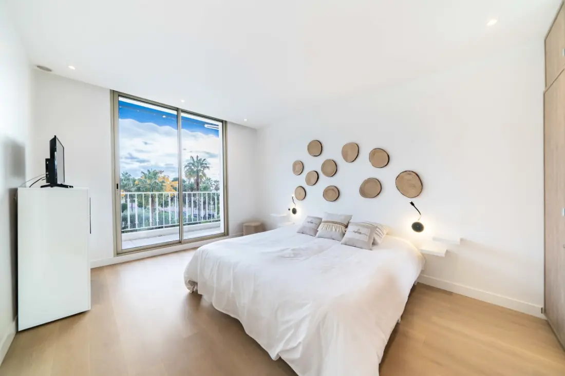 Wonderful 4 Bedroom Apartment In La Croisette