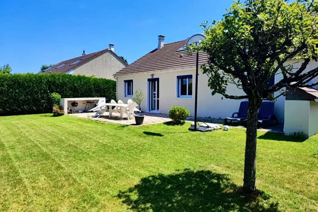 L'olivier, Charmante Maison Avec Parking Et Jardin