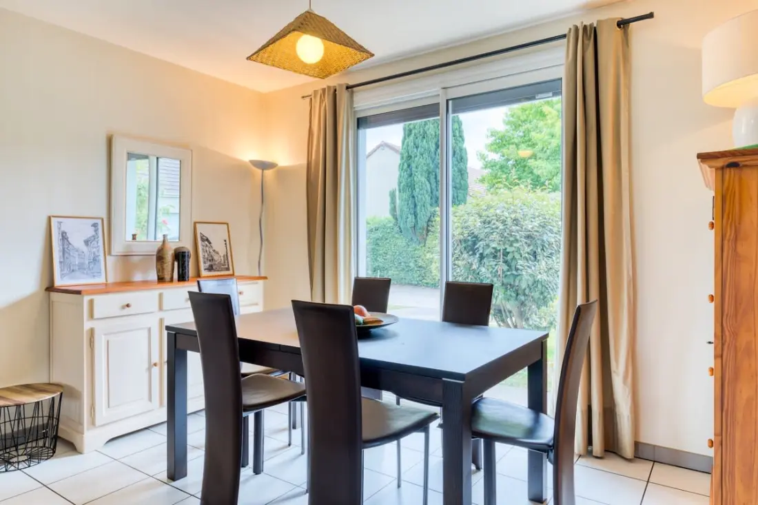 L'olivier, Charmante Maison Avec Parking Et Jardin