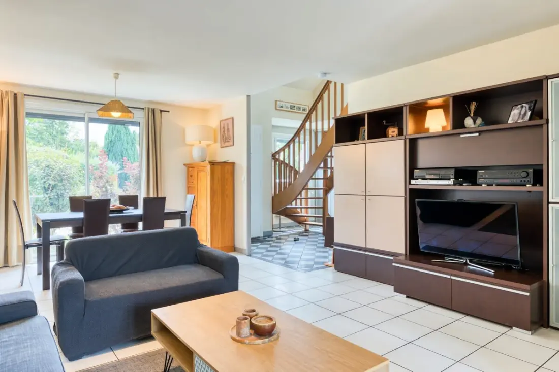 L'olivier, Charmante Maison Avec Parking Et Jardin