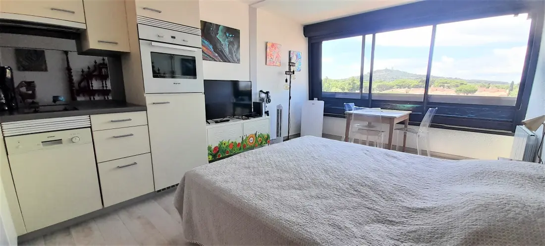 PORT VENUS RESIDENCE