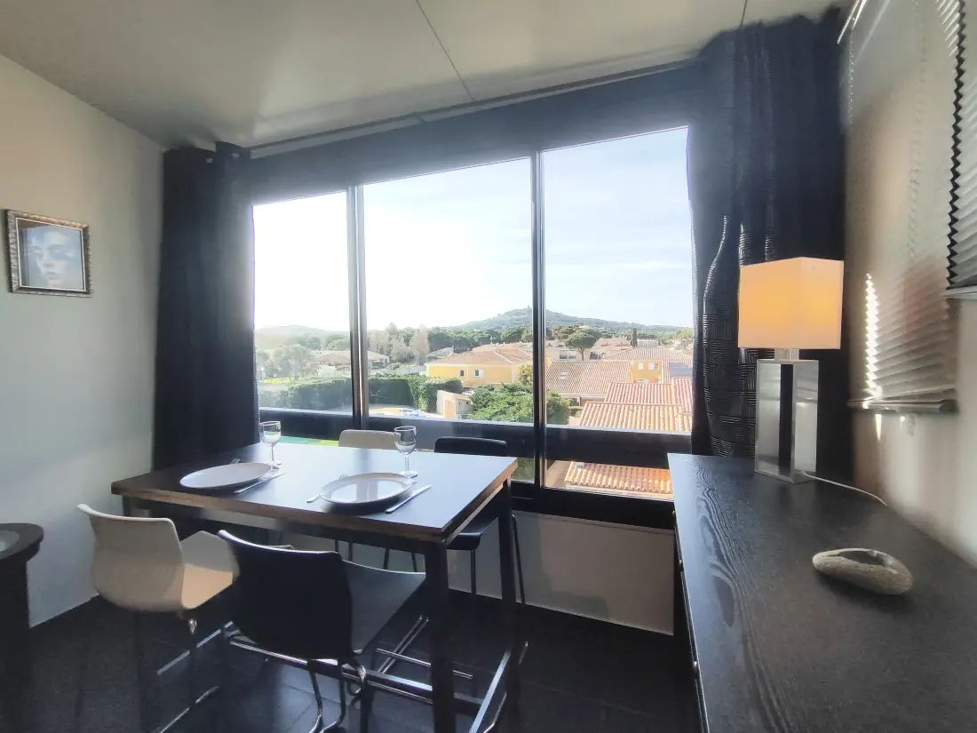 PORT VENUS RESIDENCE