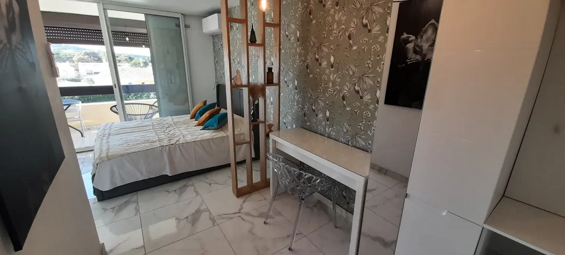PORT VENUS RESIDENCE
