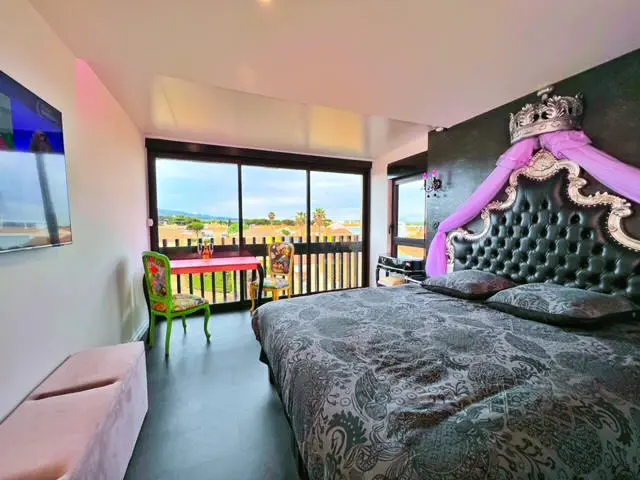PORT VENUS RESIDENCE