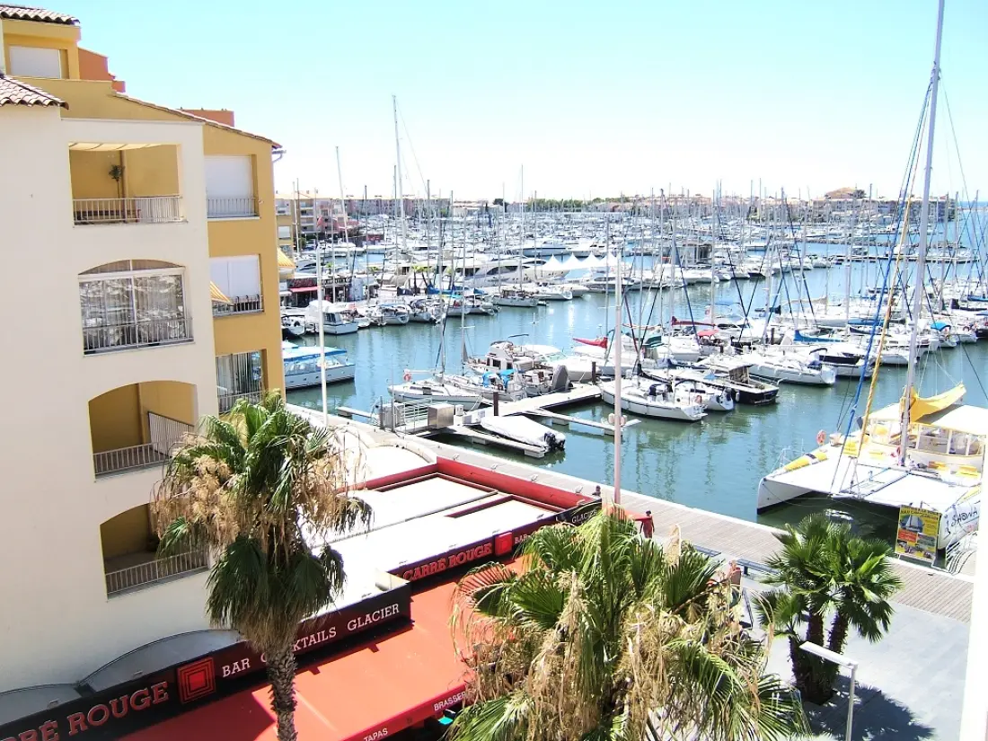 Studio avec balcon et piscine, superbe vue sur la Marina - maeva Home