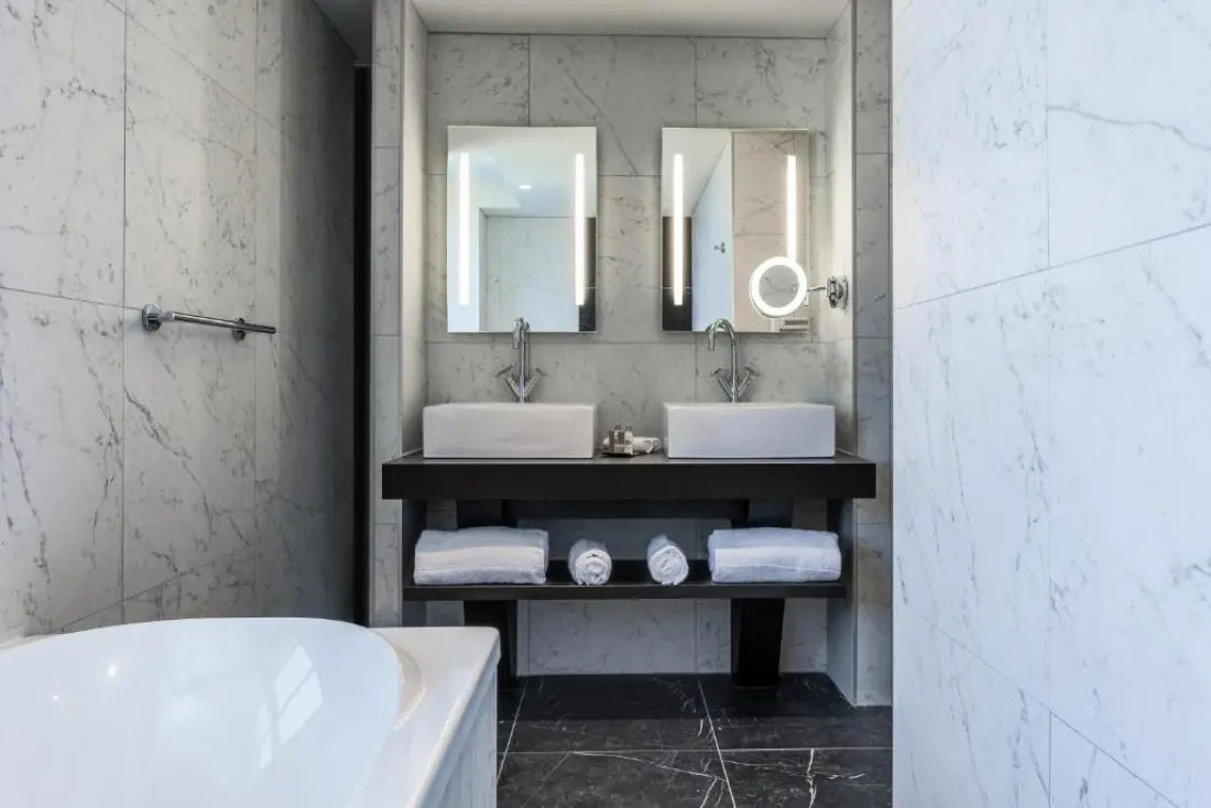 Hôtel du Roi & Spa5 étoiles★★★★★ by SOWELL COLLECTION