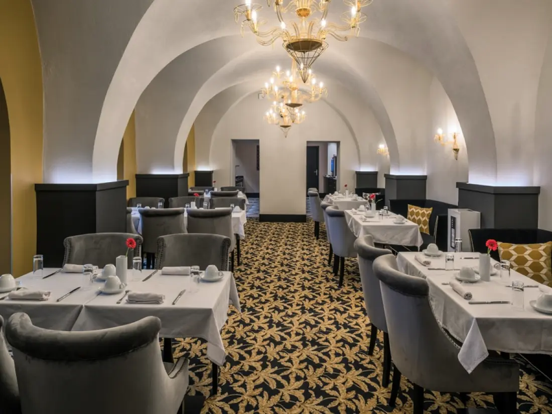 Hôtel du Roi & Spa5 étoiles★★★★★ by SOWELL COLLECTION