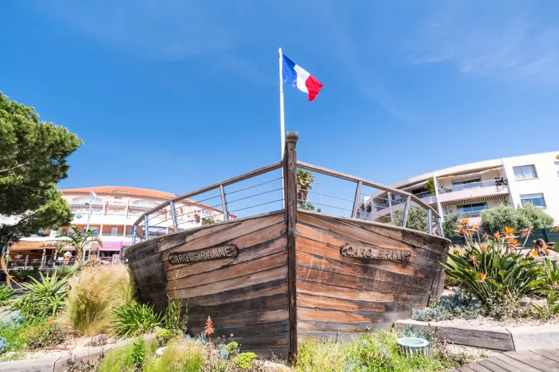 Magnifique Studio Avec Terrasse  Proche De La Mer!