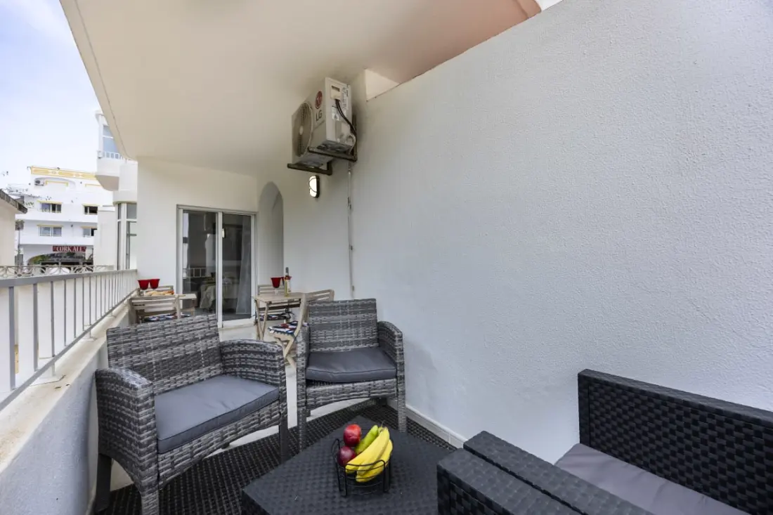 Condo Rénové Au Bord De La Piscine - Au Coeur De Carvoeiro !