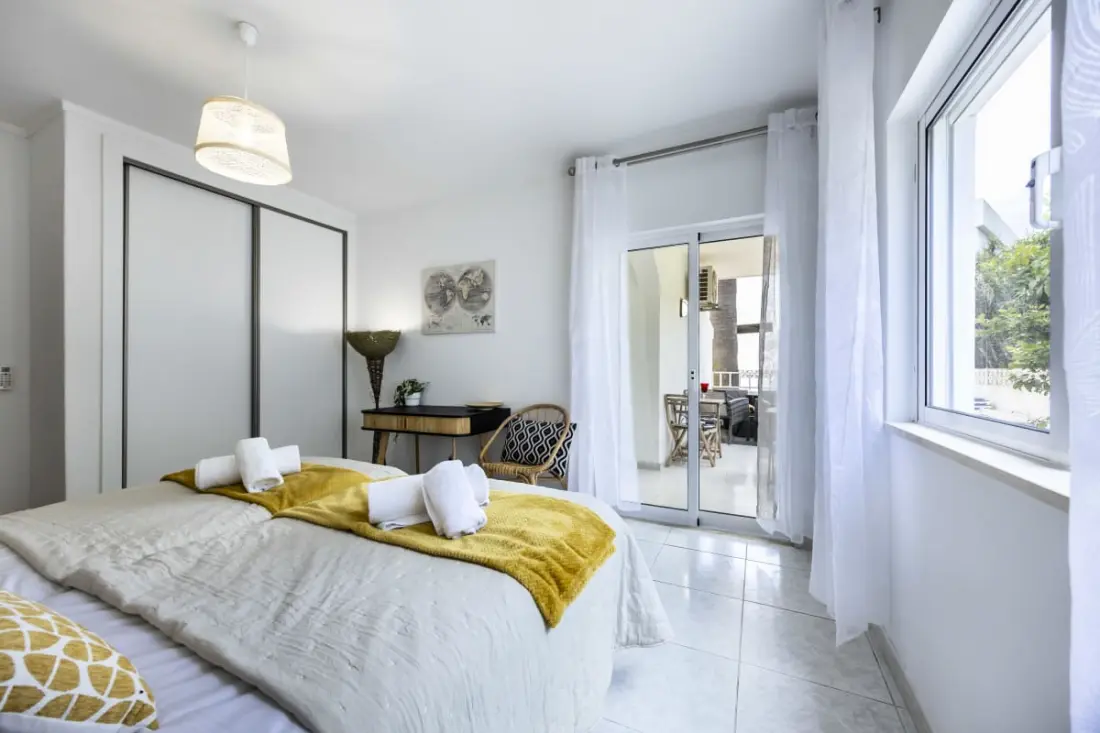 Condo Rénové Au Bord De La Piscine - Au Coeur De Carvoeiro !
