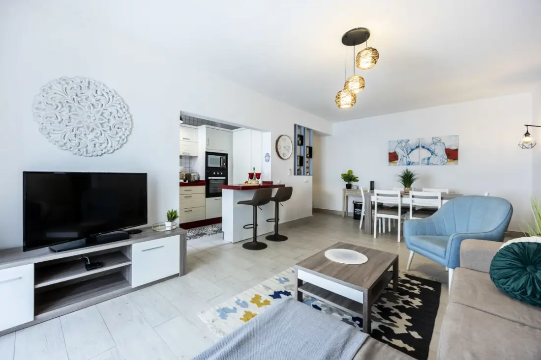 Condo Rénové Au Bord De La Piscine - Au Coeur De Carvoeiro !