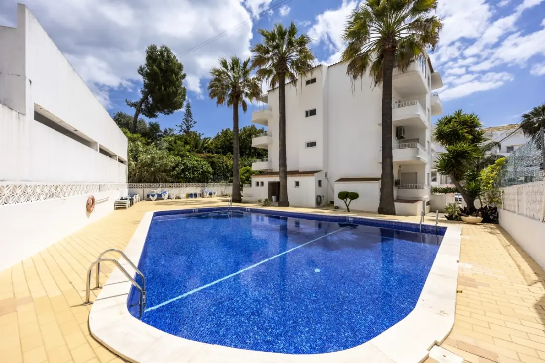 Condo Rénové Au Bord De La Piscine - Au Coeur De Carvoeiro !