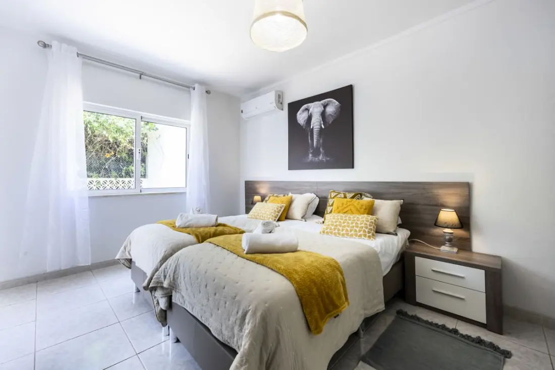 Condo Rénové Au Bord De La Piscine - Au Coeur De Carvoeiro !
