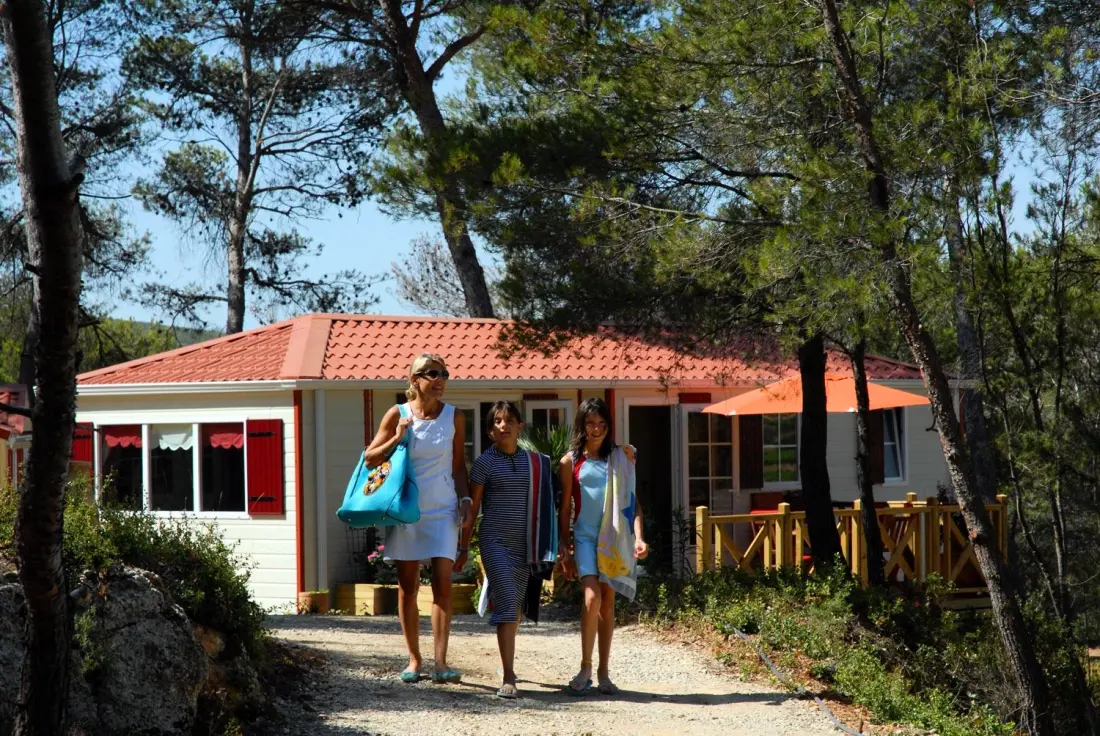 Camping Résidentiel La Pinède 4 étoiles★★★★