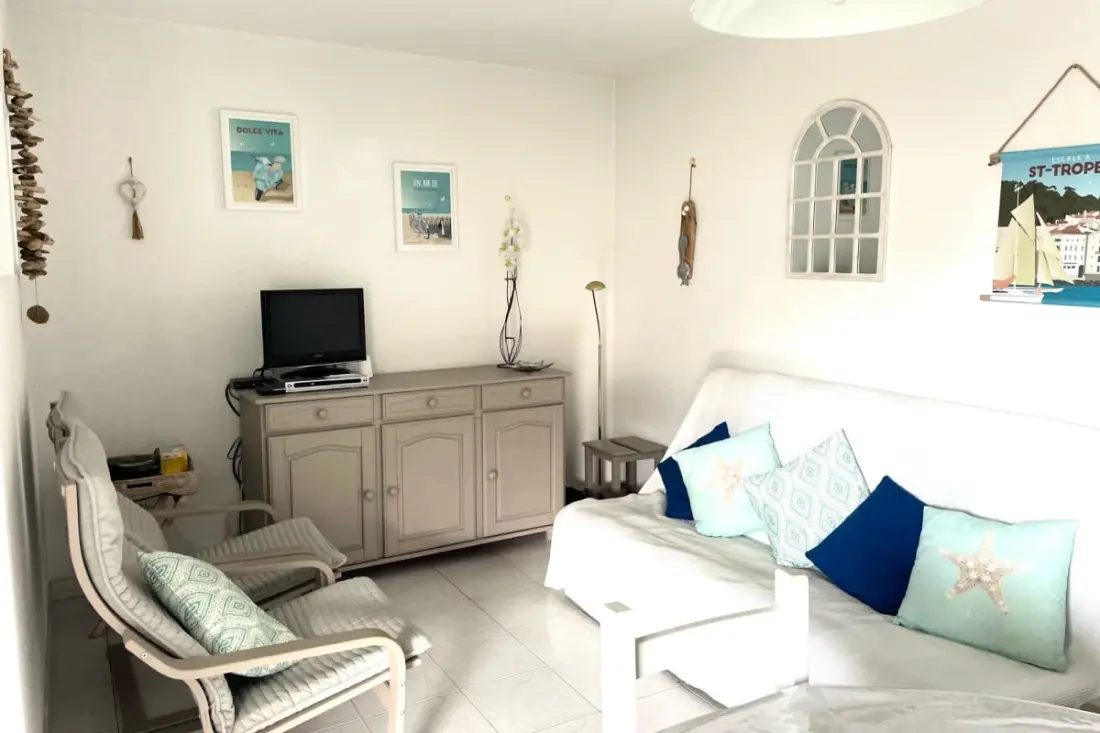 Appartement Avec Terrasse à Cavalaire-sur-mer