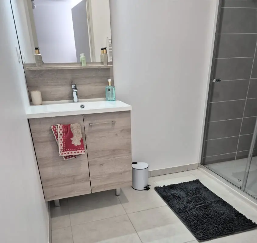 Appartement Avec Terrasse Proche De La Plage