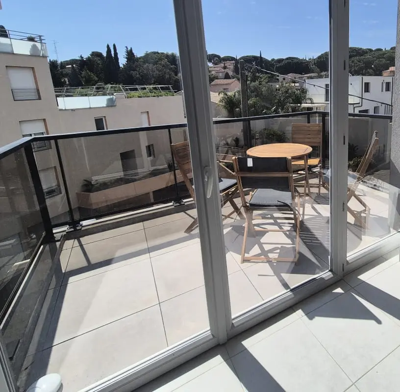 Appartement Avec Terrasse Proche De La Plage