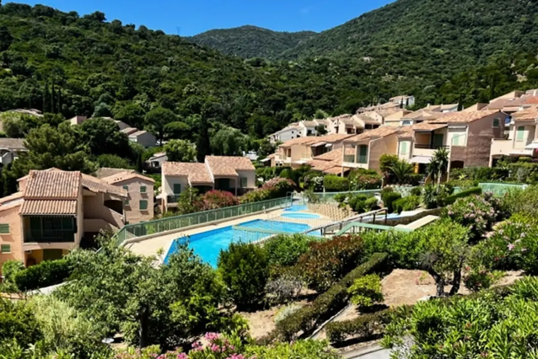 Mazet 31 étoiles★ Avec Terrasse, Piscine Et Parking