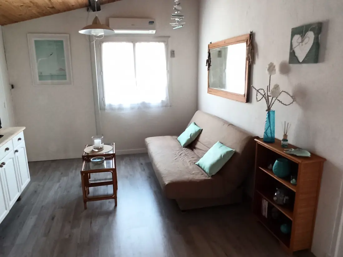 Résidence mit Terrasse