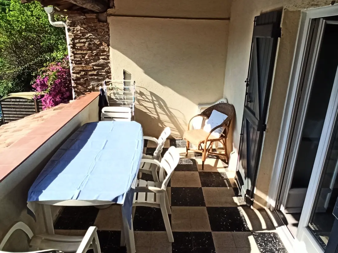 Résidence mit Terrasse