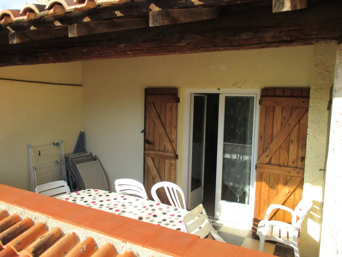Résidence mit Terrasse
