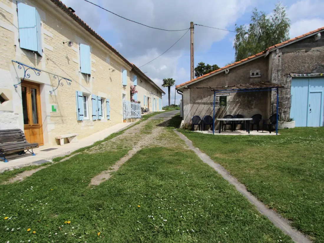 Maison de Vacances Chalais 2
