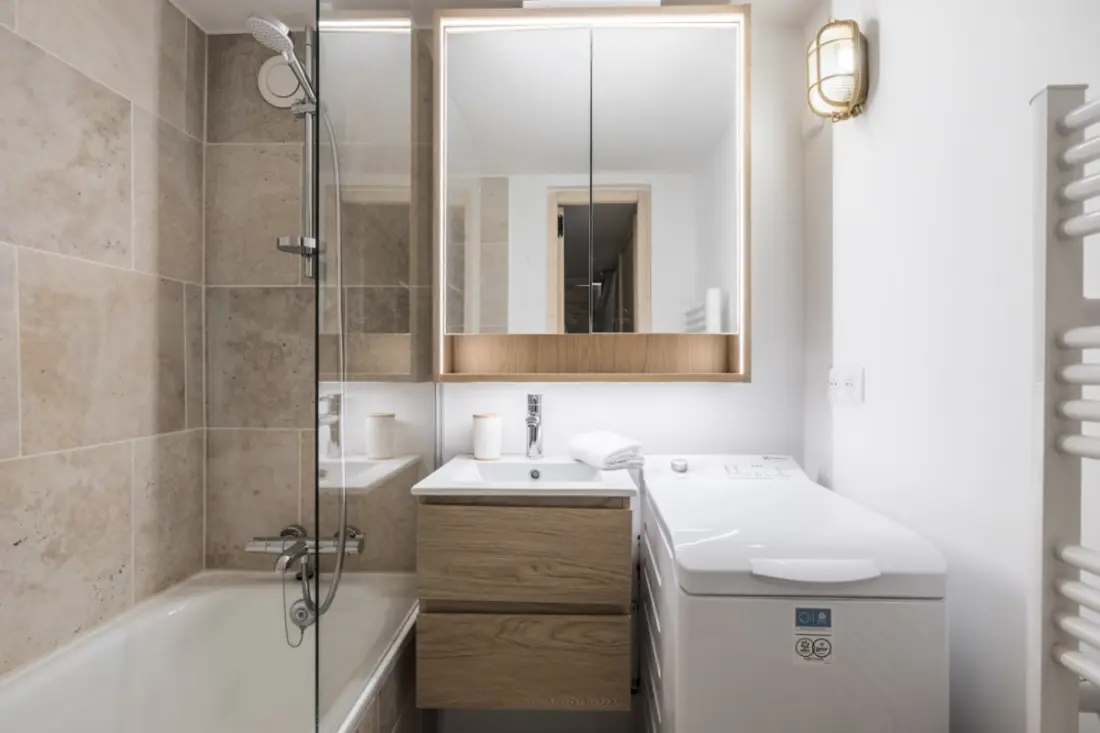 Duplex Rénové Avec Balcon Et Parking à Argentiere