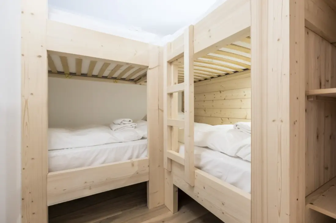 Duplex Rénové Avec Balcon Et Parking à Argentiere
